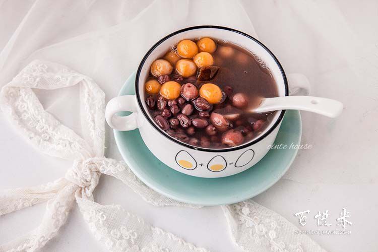 現(xiàn)在改行學(xué)甜品怎么樣?推薦去哪里學(xué)甜品?